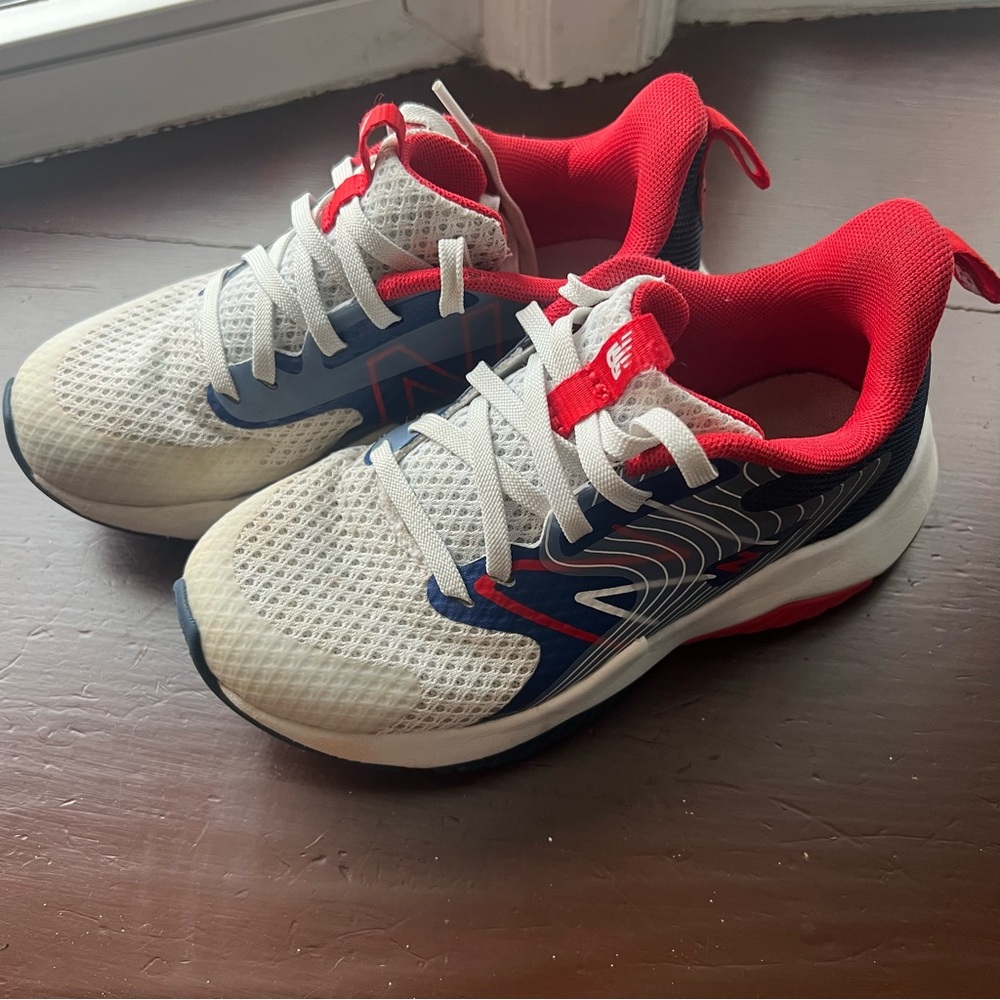 Kids New Balance Rave Run V2 Size 12 Wide